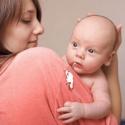 Рвота у грудного ребенка – причины и что делать